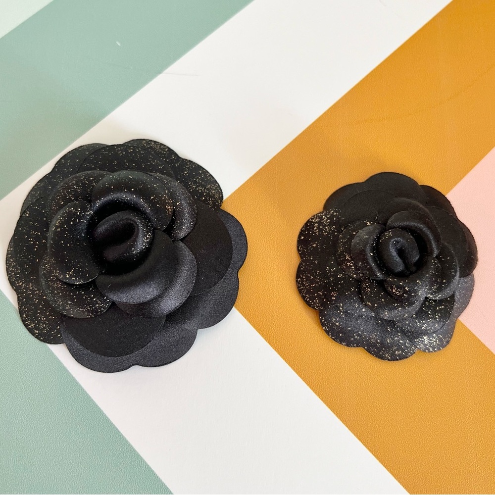 2 Chanel 2021 Christmas/holiday camellias